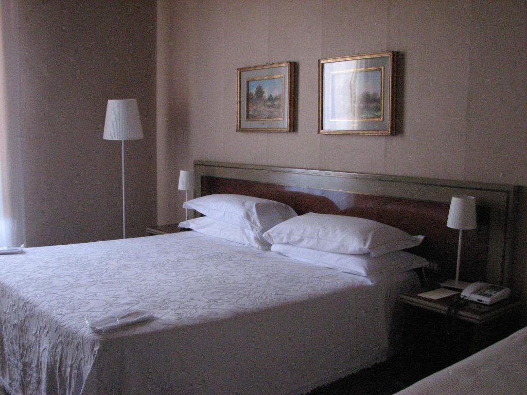 阿奎拉比安卡酒店 奥维多 客房 照片